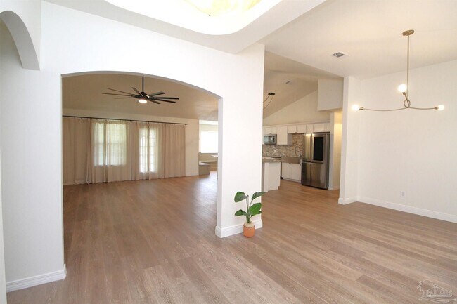 Building Photo - 174 Emmons Ln