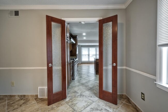 Building Photo - 2598 Cedar Ridge Dr