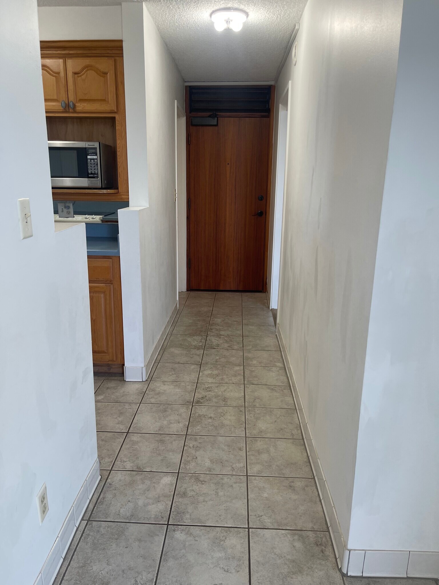 Building Photo - 2600 Pualani Way