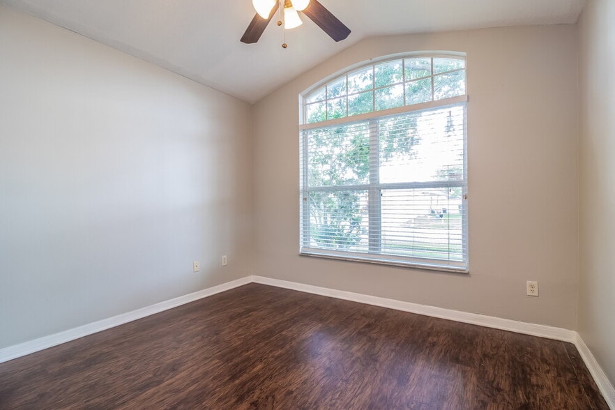 Building Photo - 10733 Brown Trout Cir