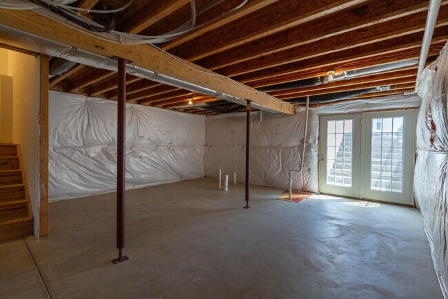 Building Photo - 59 Stork Ln