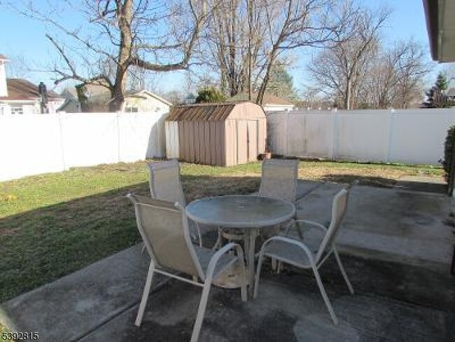 Building Photo - 164 Hiawatha Blvd