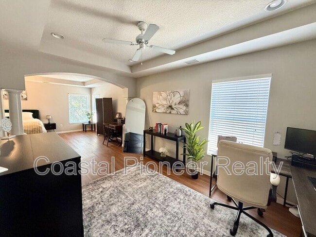 Building Photo - 11113 Avery Oaks Dr