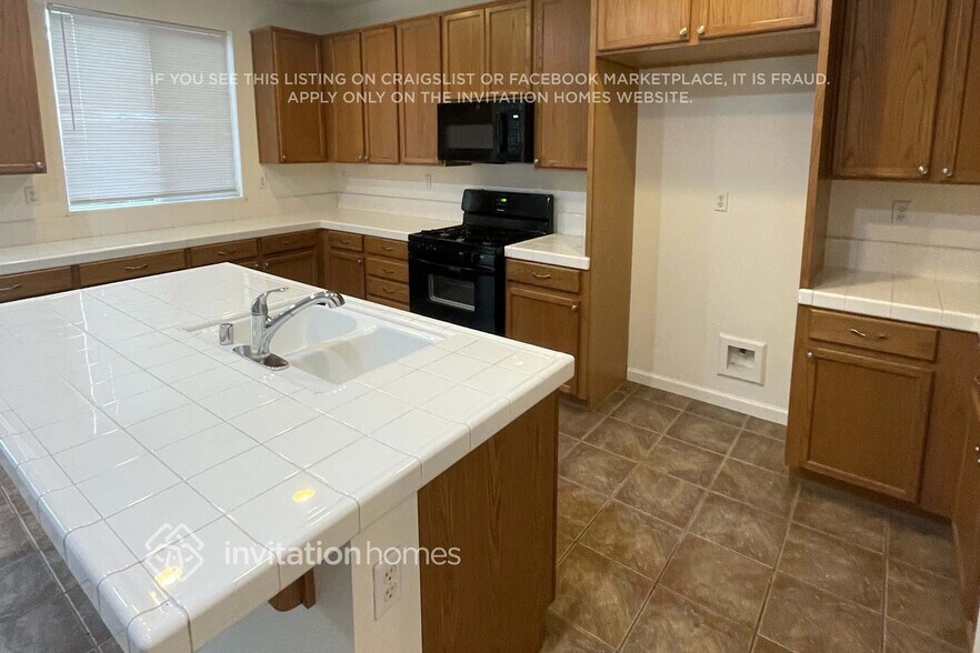 Building Photo - 865 Devonshire Ln