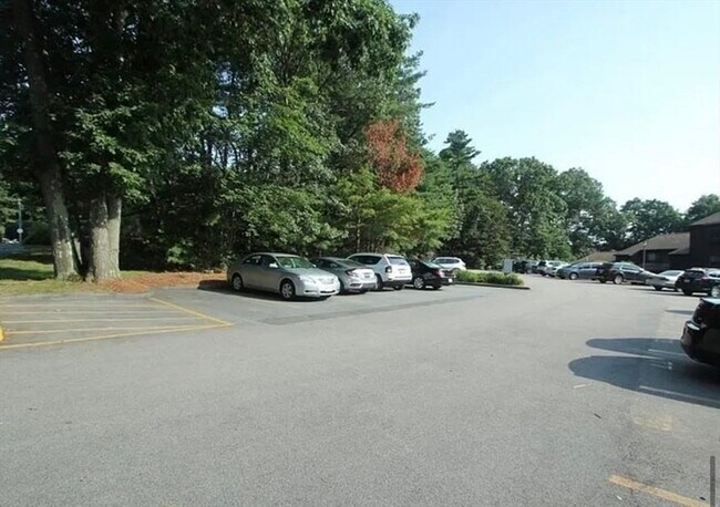 Building Photo - 76 Highwood Dr