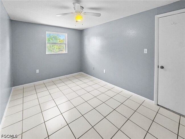 Building Photo - 6617 Warwick Cir