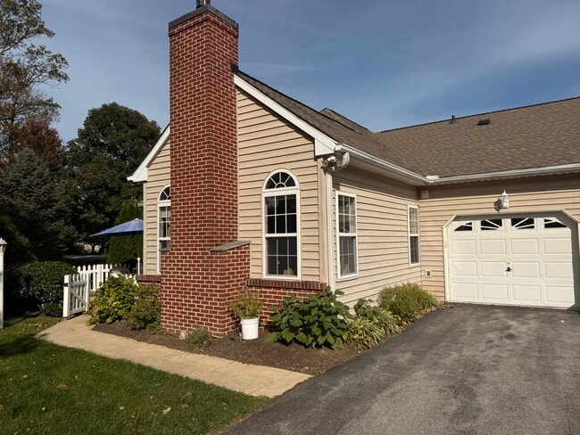 Building Photo - 8 Concord Crossing Ln