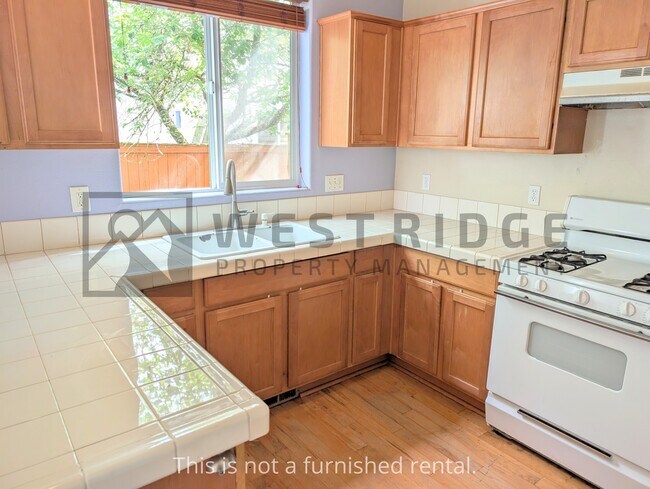 Building Photo - 1467 SE Blanchard St