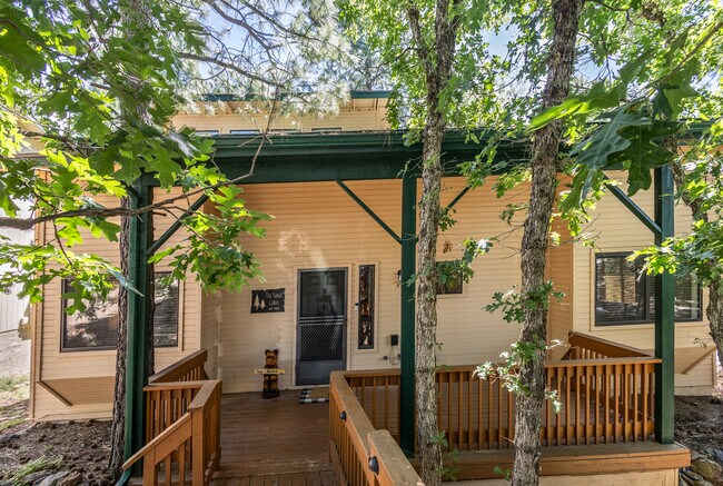 Building Photo - 335 Sandia Cir