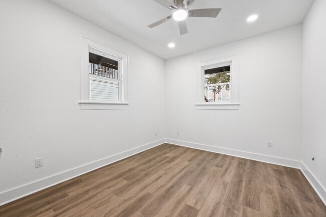 Building Photo - Top of the line House in West Campus for A...