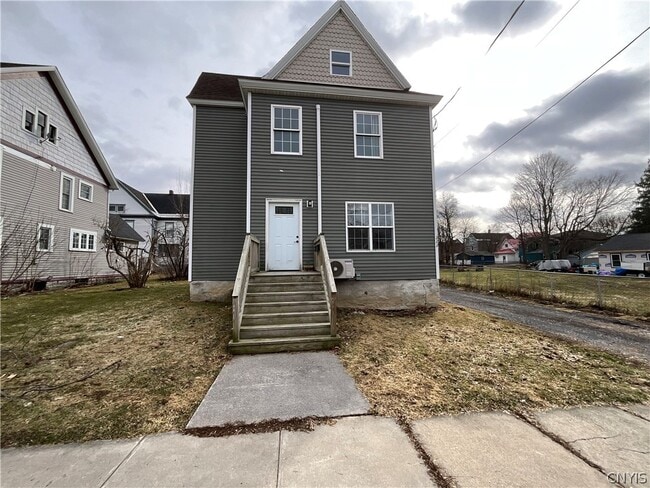 Building Photo - 222 Academy St