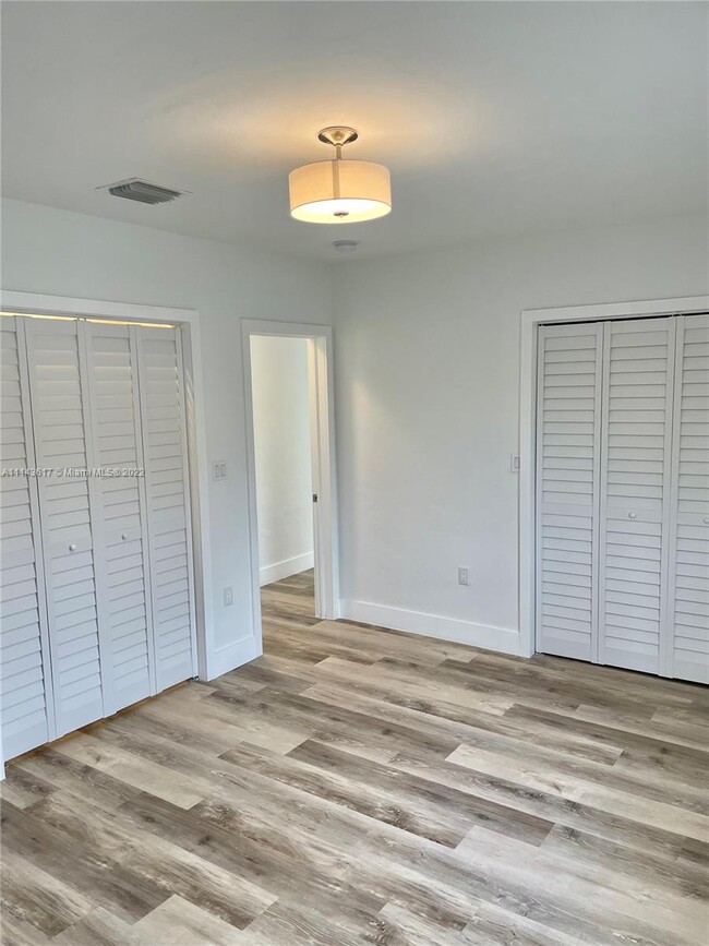 Building Photo - 6550 SW 37th St