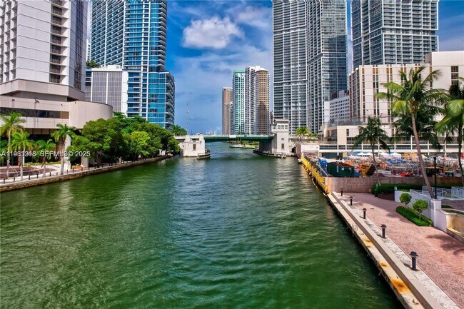 Building Photo - 31 SE 5th St