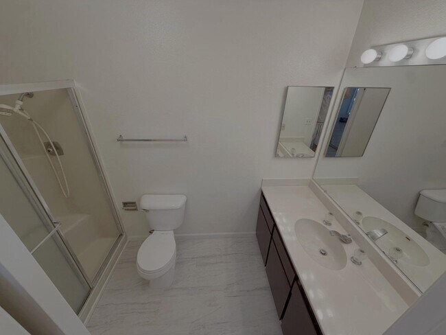 Building Photo - 1662 Parkside Dr