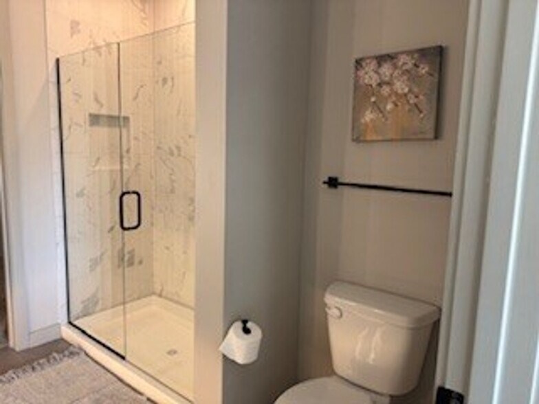 Building Photo - 3475 Piedmont Rd NE