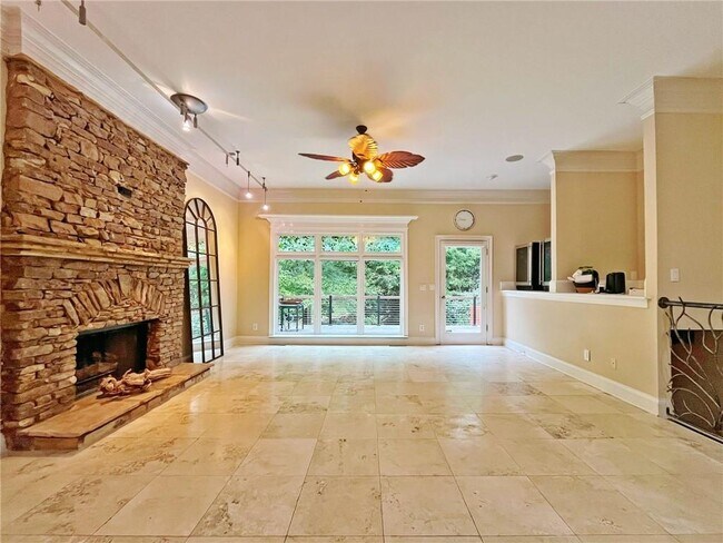 Building Photo - 6709 Wooded Cove Ct