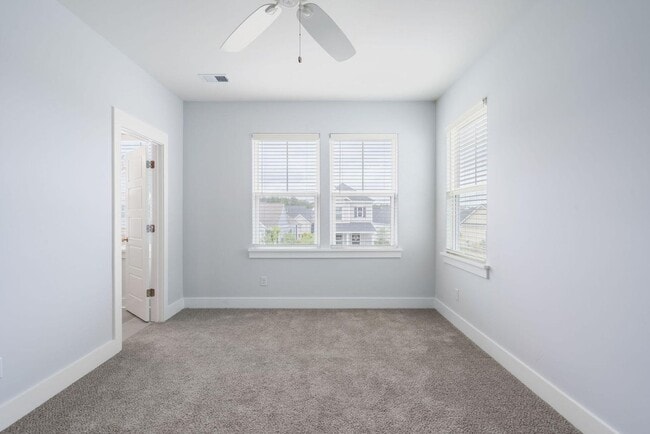 Building Photo - Charming 3 Bedroom in Midtown Nexton