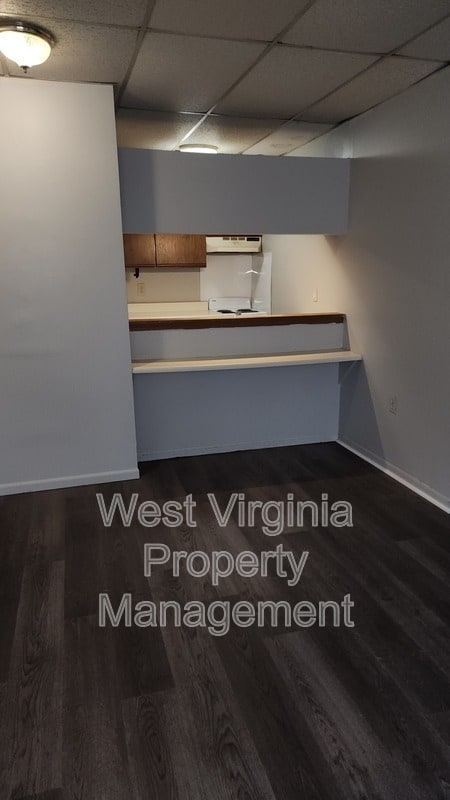 Building Photo - 200 W Main St