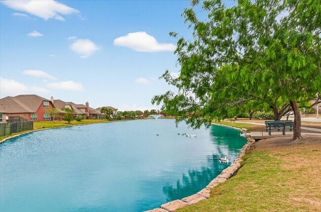 Building Photo - 8121 Cattlemen Dr