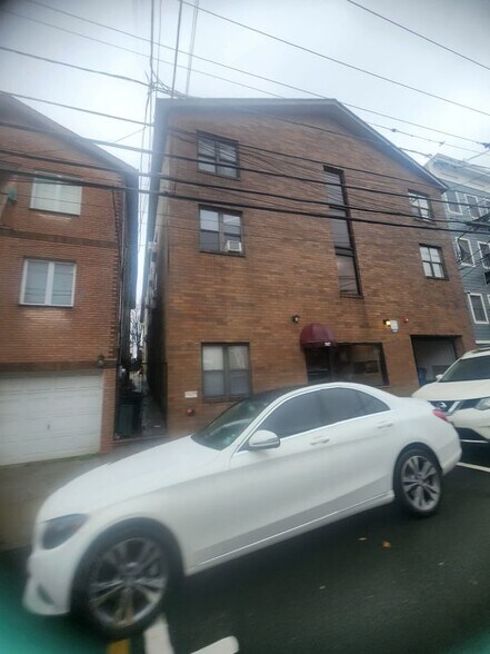 Building Photo - 327 71st St