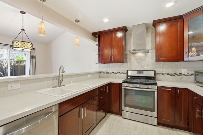 Building Photo - 1348 Merrivale West Square