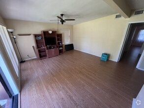 Building Photo - 810 5th Ave N