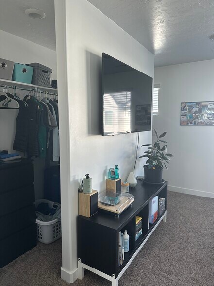 Building Photo - 1146 W 340 S