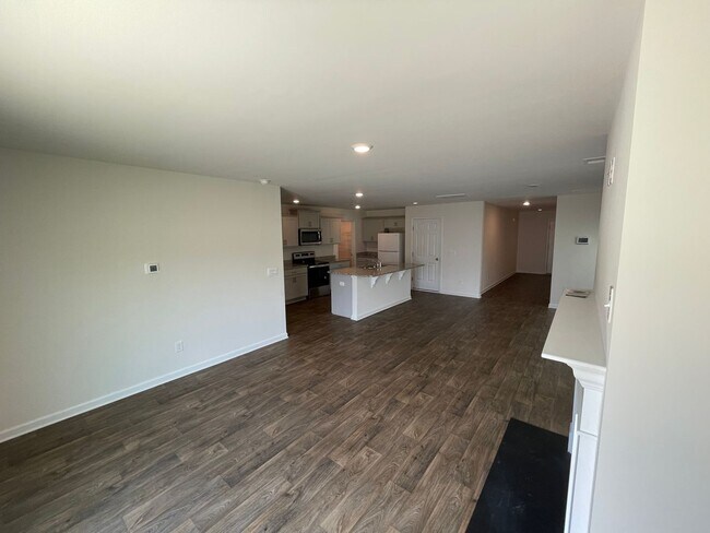 Building Photo - Complimentary Rent for a July ONLY Move in...