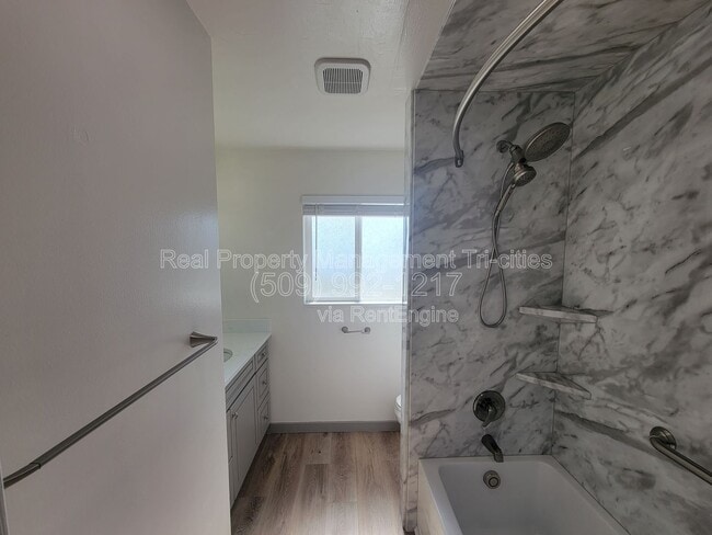 Building Photo - 1817 Cartmell St