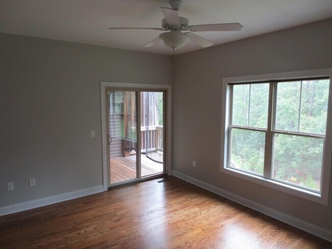 Building Photo - 102 Cypress Cir
