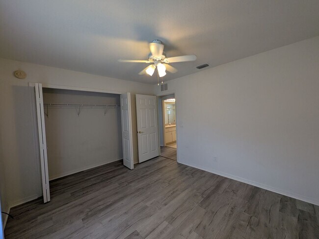 Building Photo - Lovely 3/2/2 Citrus Springs home with Hot Tub