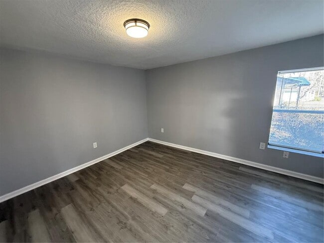 Building Photo - 1205 Dell St