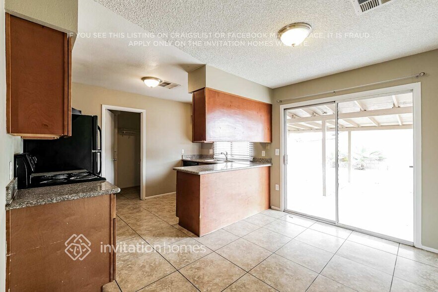 Building Photo - 4649 W Hubbell St