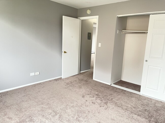 Building Photo - 535 Brookside Dr