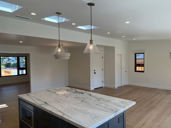 Building Photo - Completely Remodeled Home in Prime Los Gat...