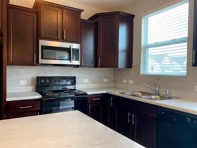 Building Photo - Available Early June! Gorgeous 3 BED 2.5 B...