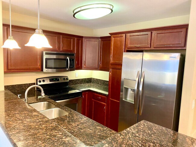 Building Photo - AVAILABLE JUNE 1st! CENTRALLY LOCATED 3BD/...