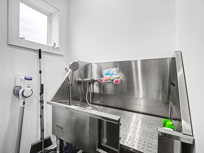 Building Photo - 4109 Bailey Ave