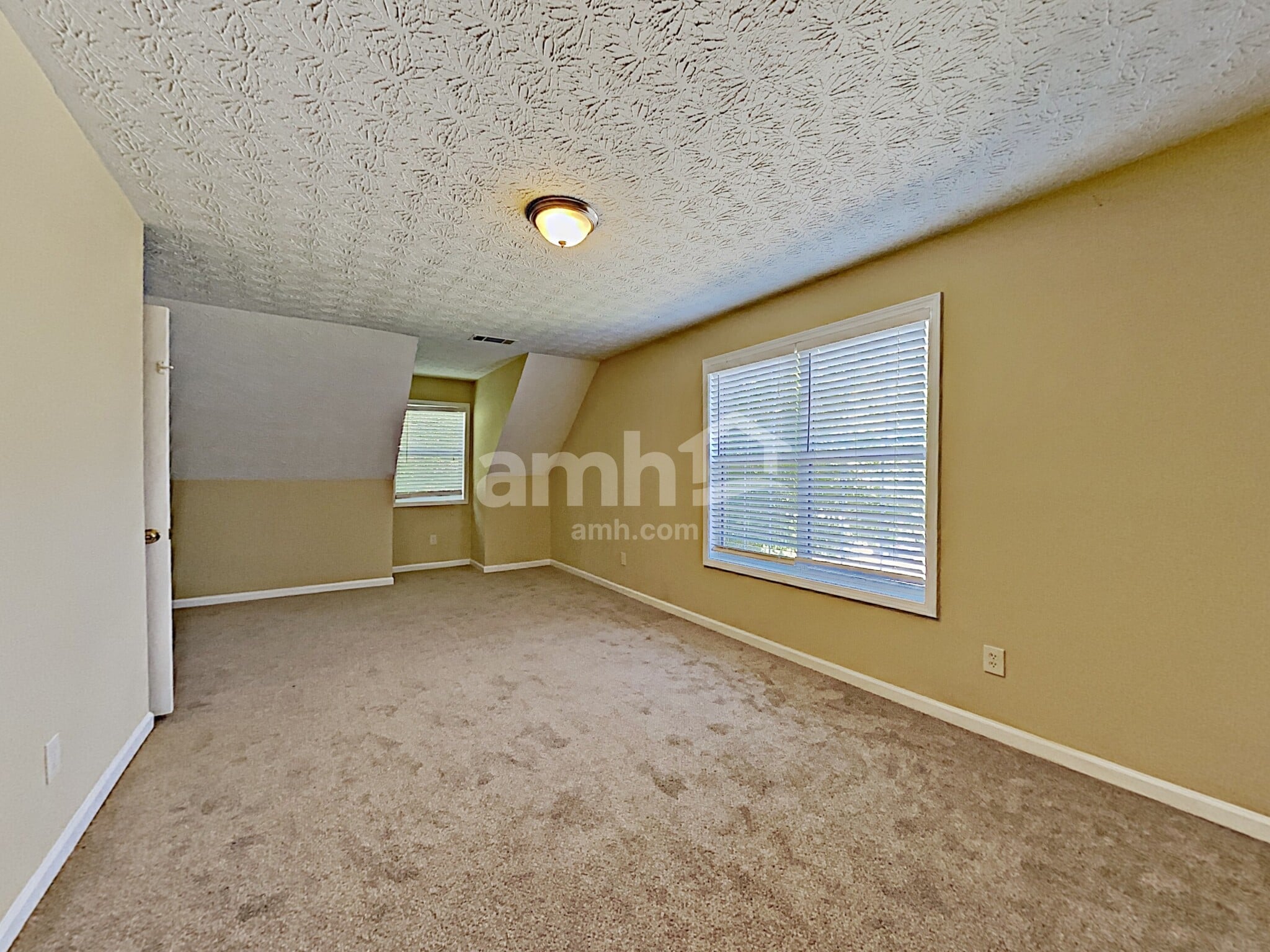 Building Photo - 570 Swan Creek Ct