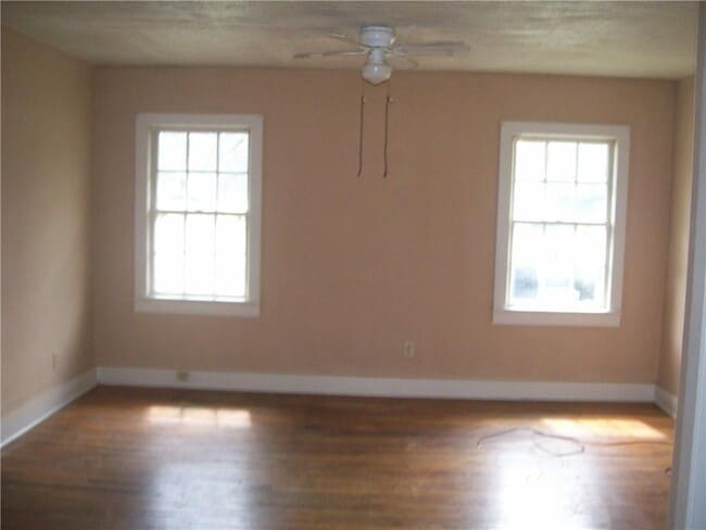 Building Photo - 100 9th Ave