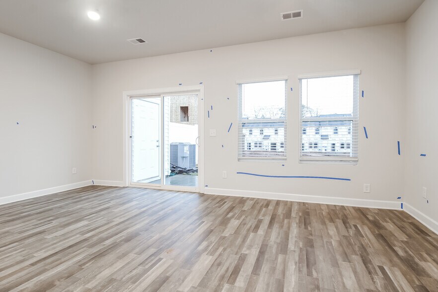 Building Photo - 131 Telford Dr