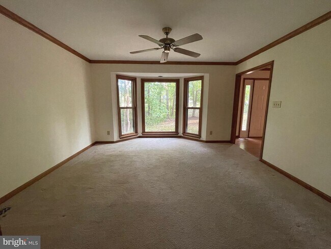 Building Photo - 4014 Longwood Dr