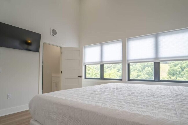 Building Photo - 10573 Jasper Ln