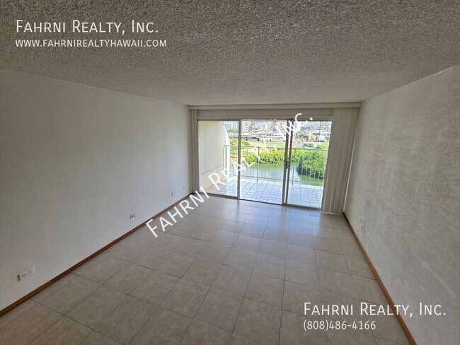 Building Photo - 2211 Ala Wai Blvd