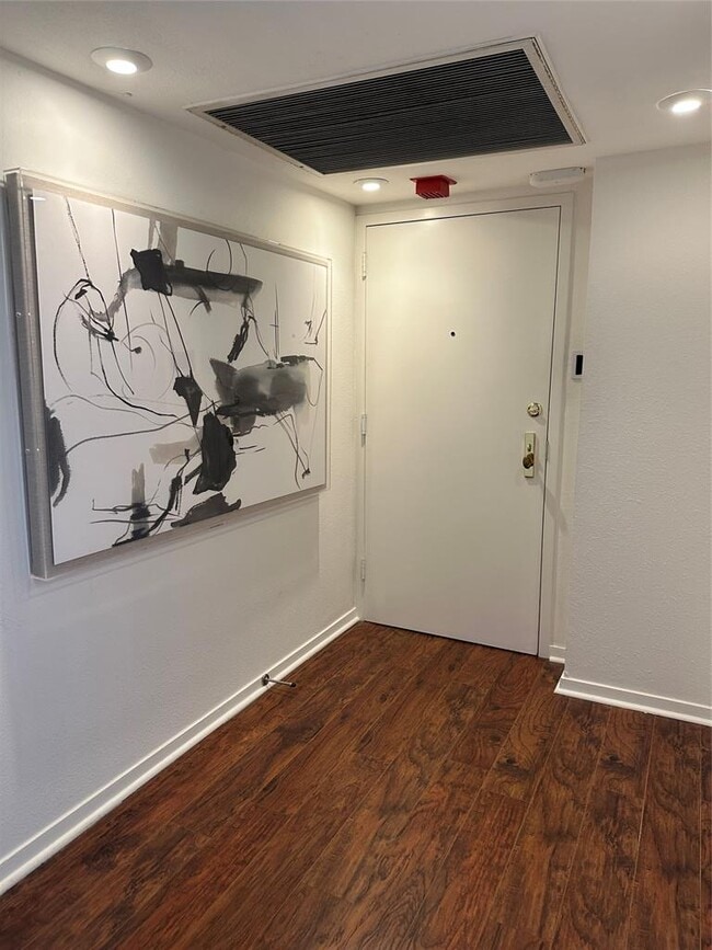 Building Photo - 1122 Colorado St