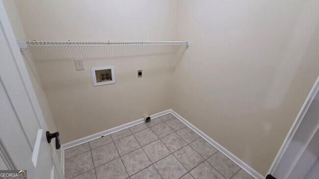 Building Photo - 31 Springfield Ct