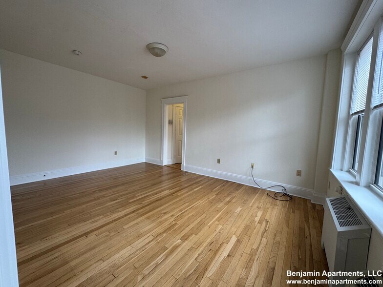 Building Photo - 20 Langdon St