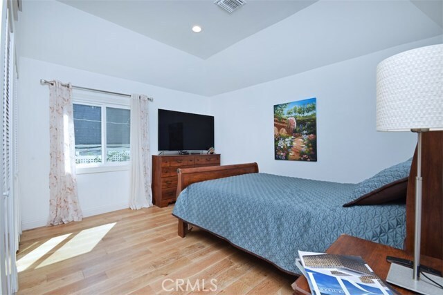 Building Photo - 15128 Valley Vista Blvd