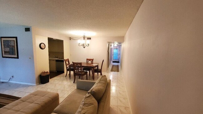 Building Photo - 3401 Bimini Ln