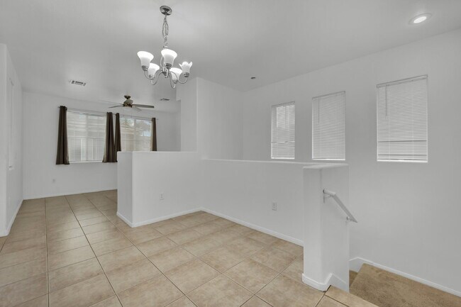 Building Photo - Beautiful 3-bedroom, 2-bathroom condo loca...